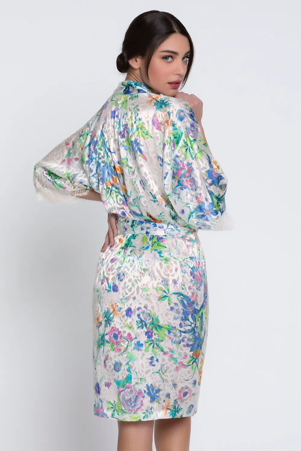Baisers Legers Mid-Length Robe. Size S (UK 10)