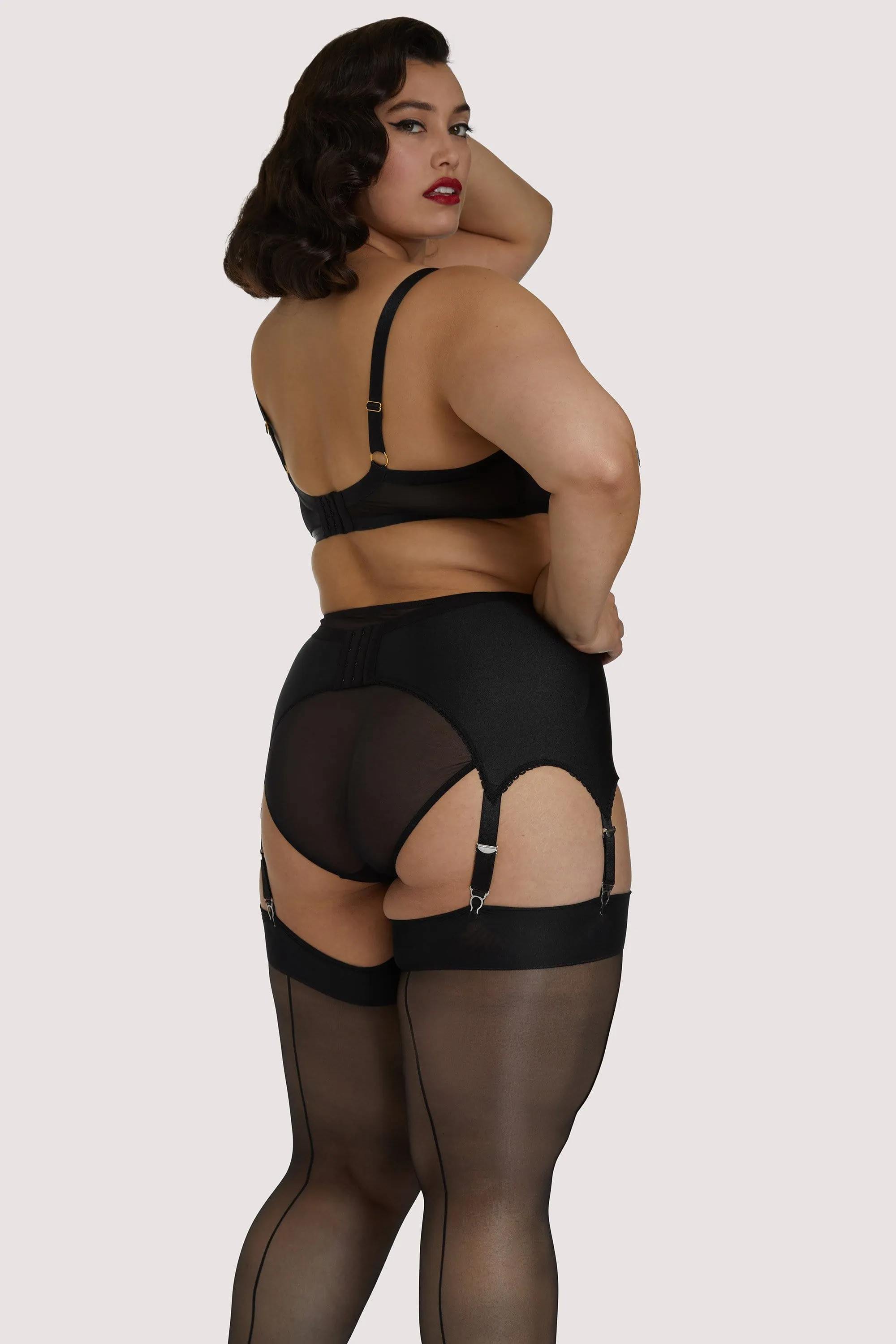 Retro Classics 6-Strap Suspender Belt