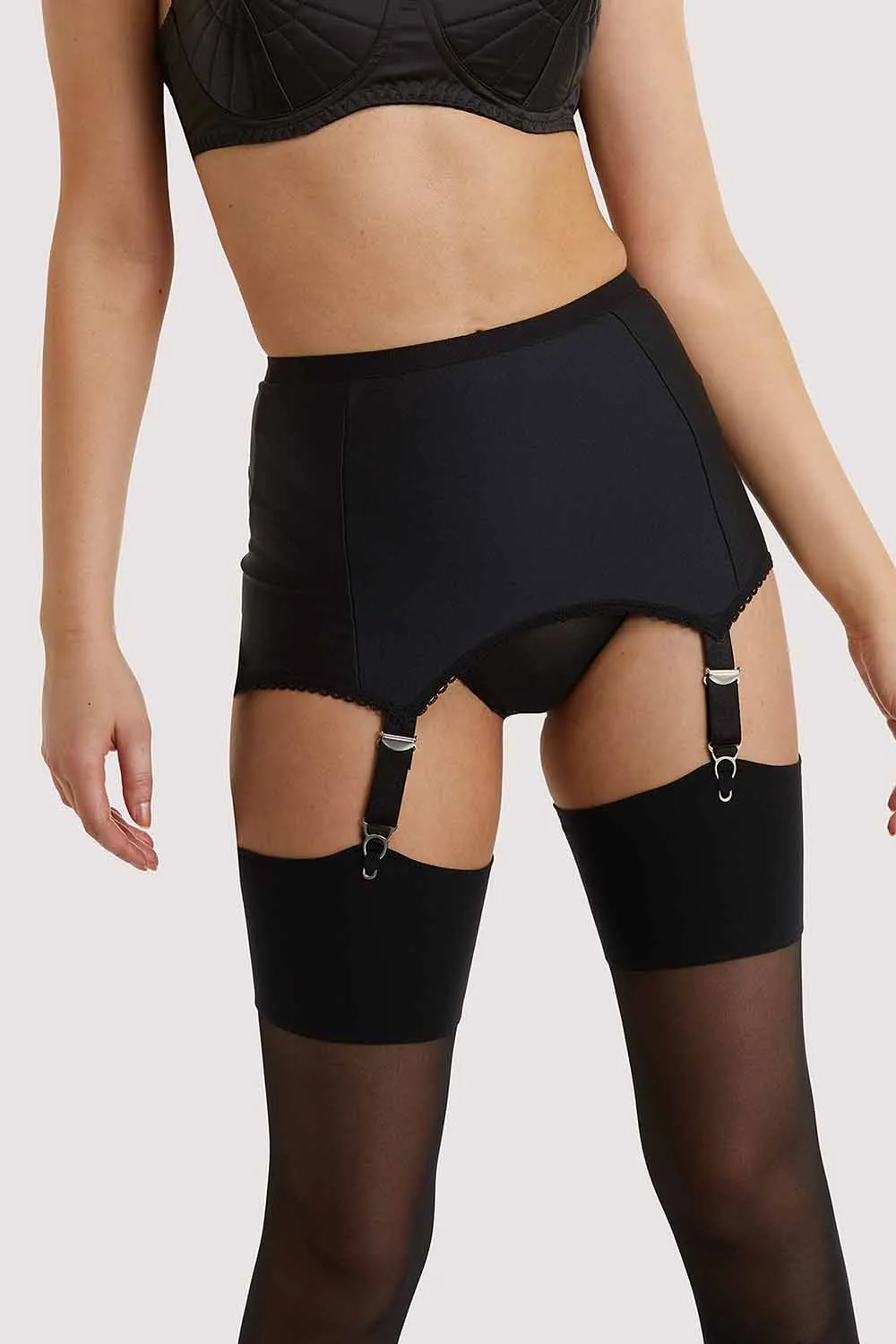 Retro Classics 8-Strap Suspender Belt